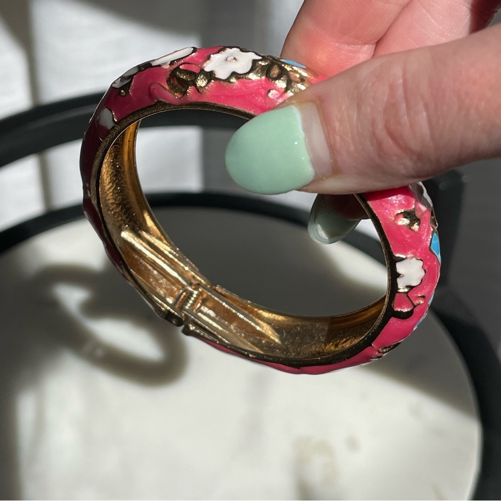 pink enamel gold flowers bracelet - Picture 10 of 10